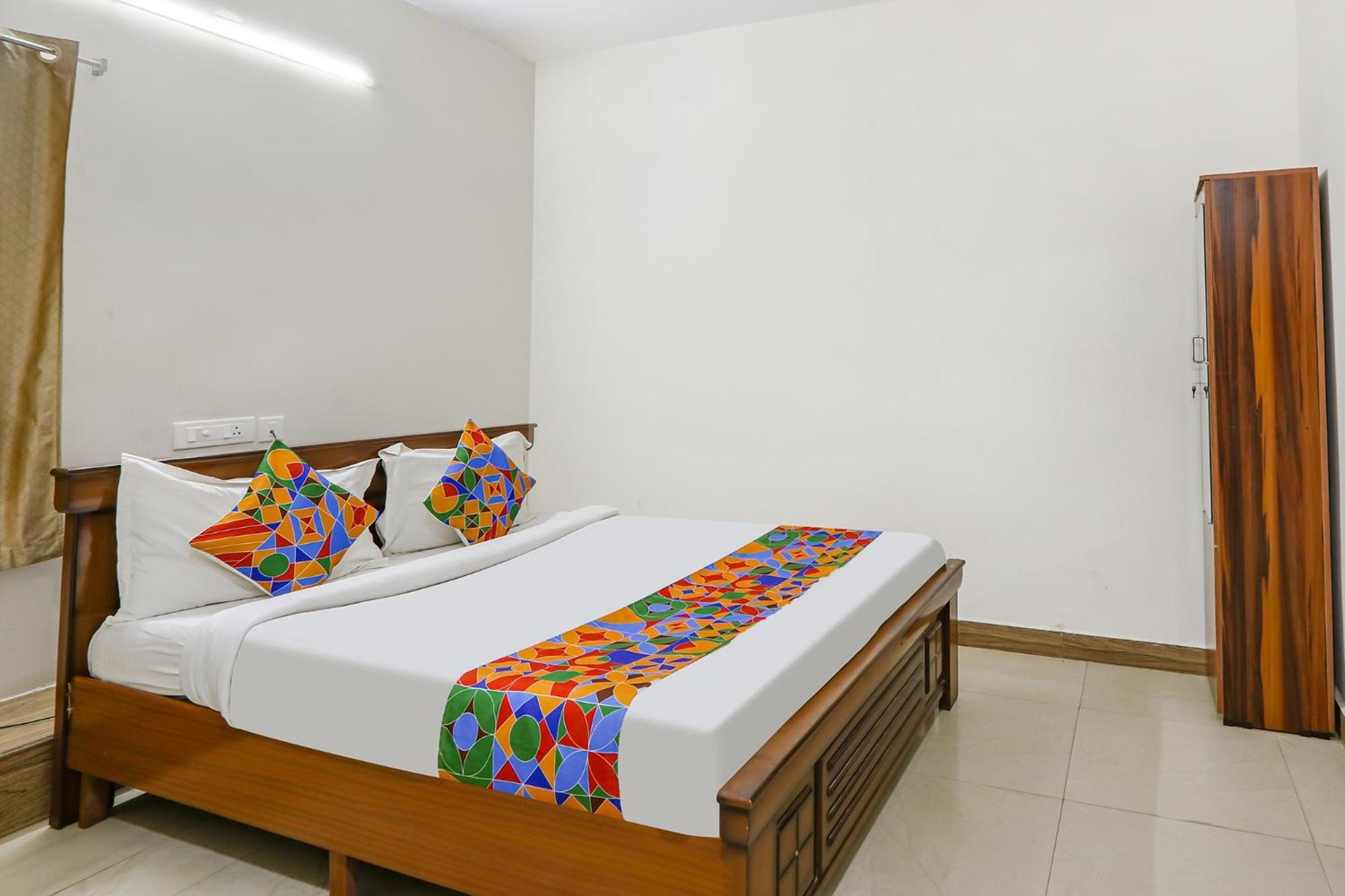 Fabexpress Korner Inn - Sivaji Park Visakhapatnam Ngoại thất bức ảnh